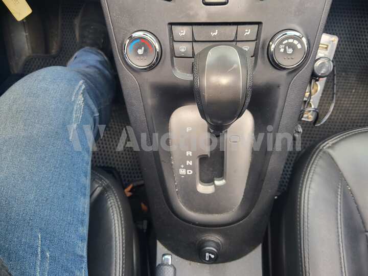 Chevrolet Orlando 2012 — 41