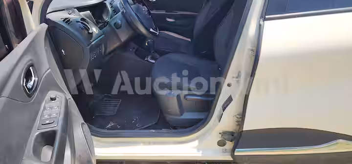 Renault QM3 2015 — 33