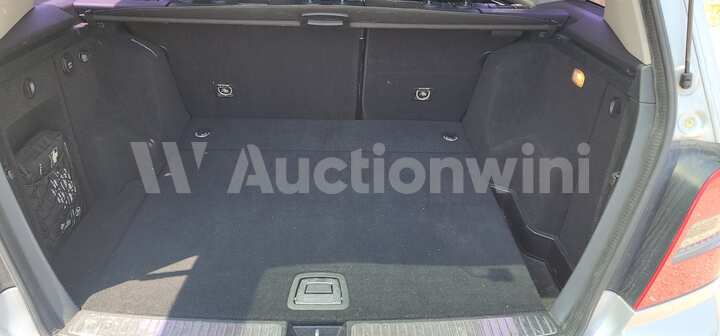 Mercedes Benz CLK Class 2011 — 35