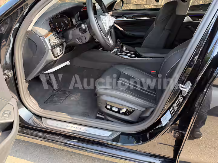 BMW 5 Series 2023 — 26