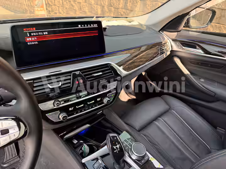 BMW 5 Series 2023 — 31