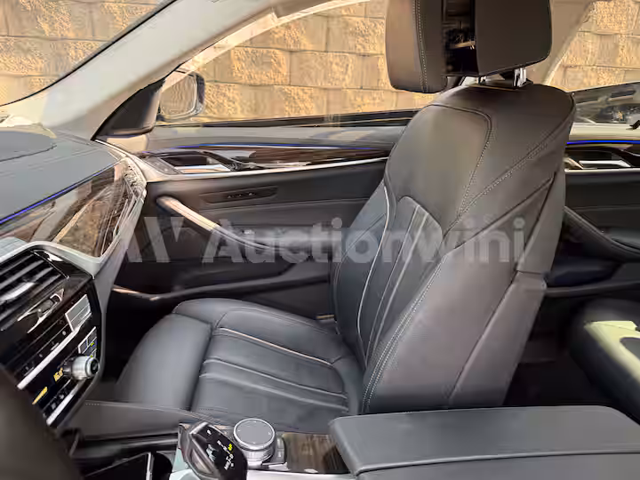 BMW 5 Series 2023 — 33