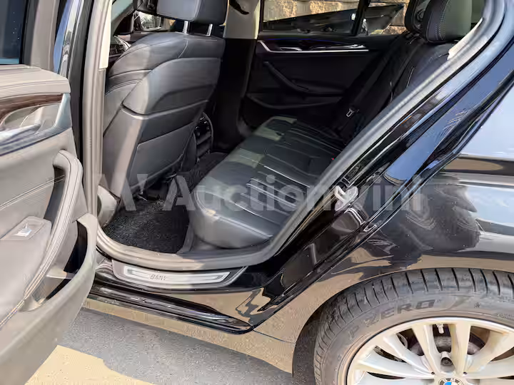 BMW 5 Series 2023 — 36