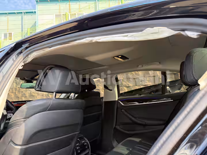 BMW 5 Series 2023 — 37
