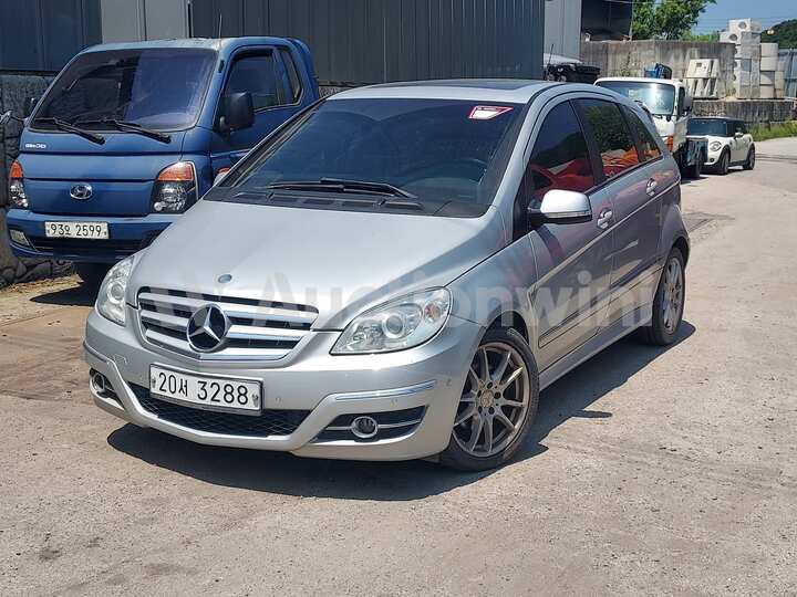 Mercedes Benz B Class 2010 — 2