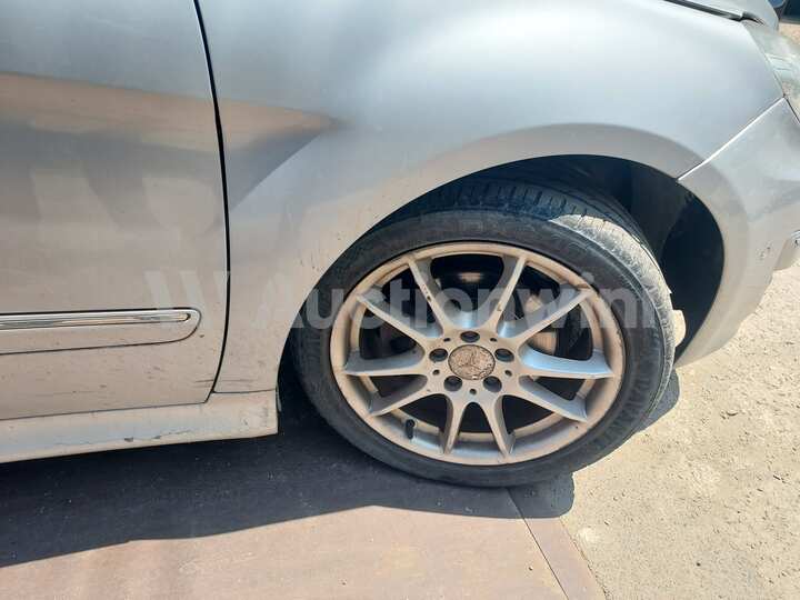 Mercedes Benz B Class 2010 — 16