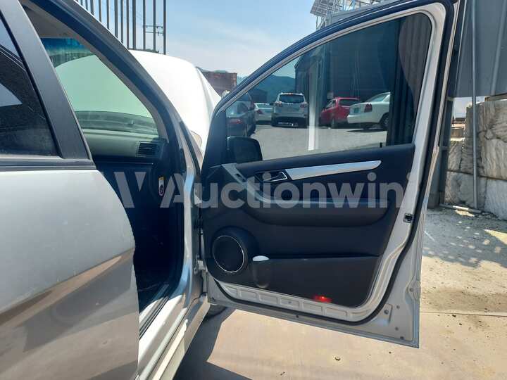 Mercedes Benz B Class 2010 — 27