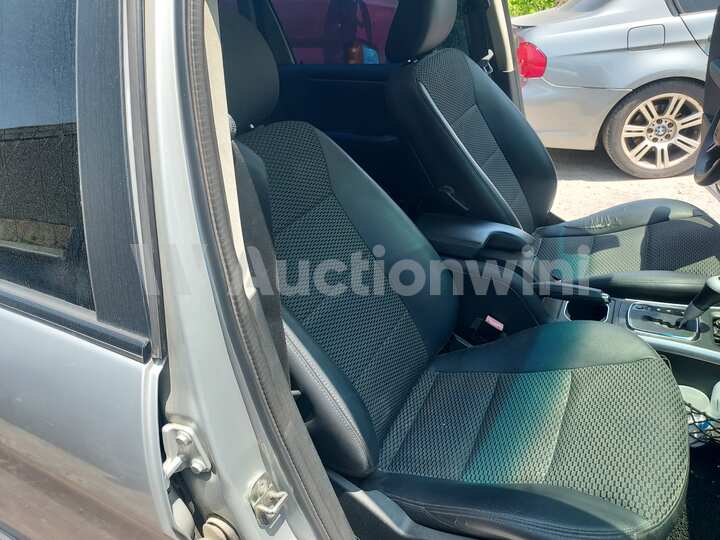 Mercedes Benz B Class 2010 — 29