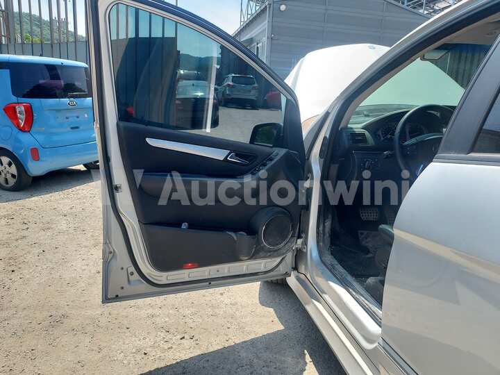 Mercedes Benz B Class 2010 — 35