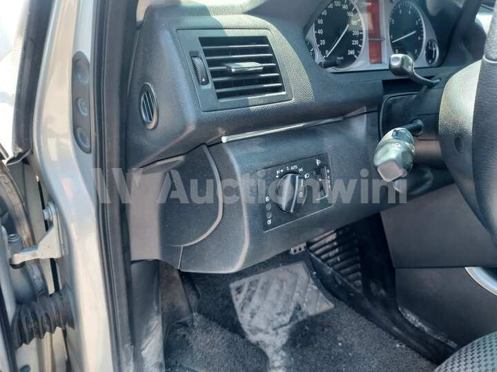 Mercedes Benz B Class 2010 — 41