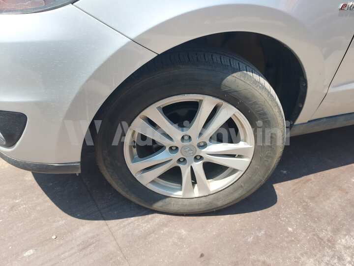 Hyundai SantaFe 2010 — 12