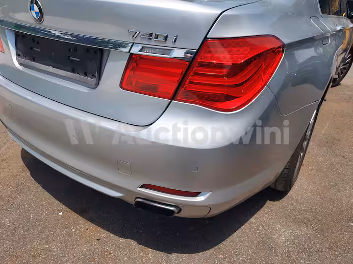 BMW 7 Series 2010 — 11
