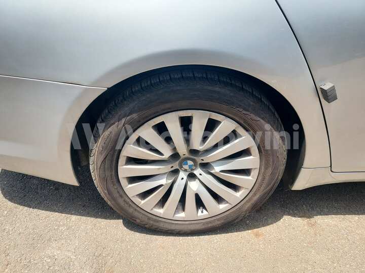 BMW 7 Series 2010 — 14