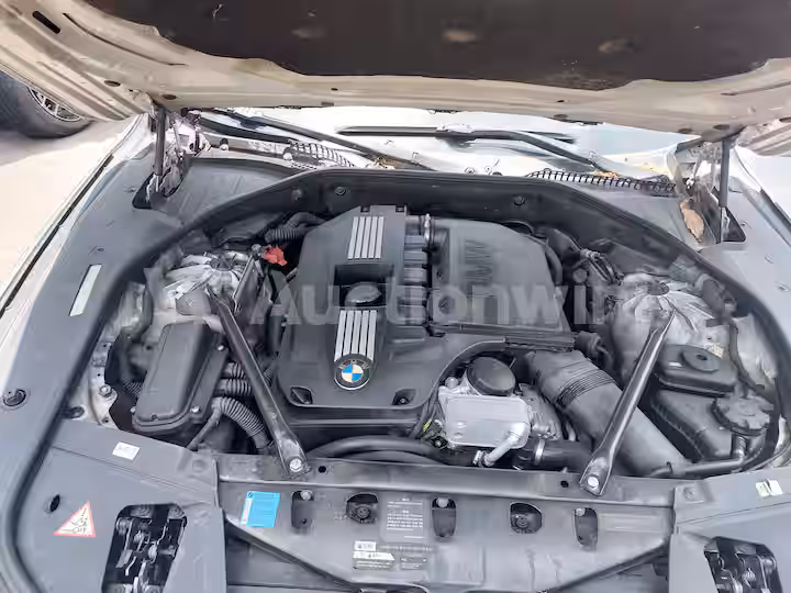 BMW 7 Series 2010 — 22