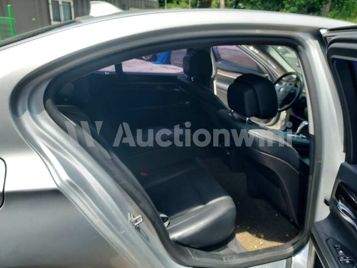 BMW 7 Series 2010 — 30