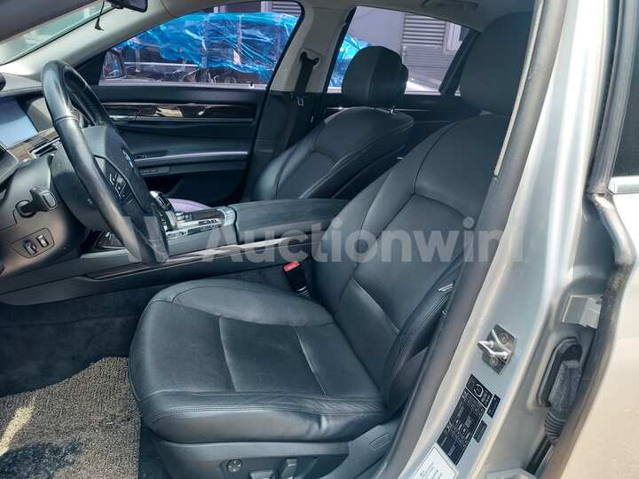 BMW 7 Series 2010 — 37