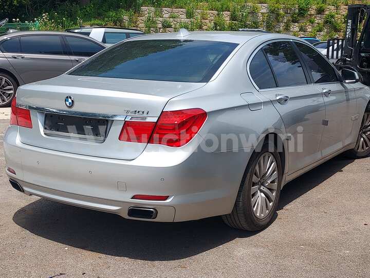 BMW 7 Series 2010 — 5