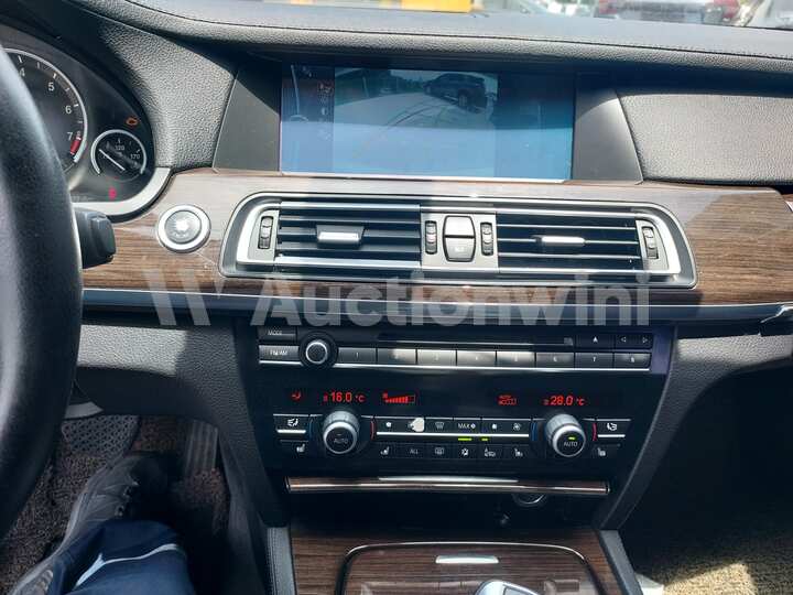BMW 7 Series 2010 — 44