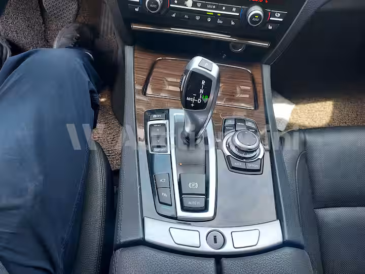 BMW 7 Series 2010 — 46