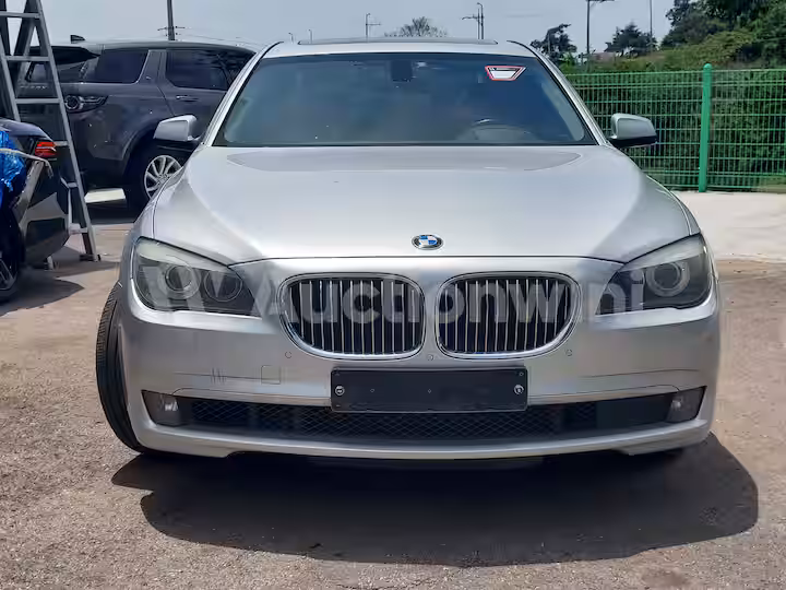 BMW 7 Series 2010 — 7