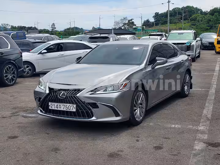 Lexus ES 2024 — 2