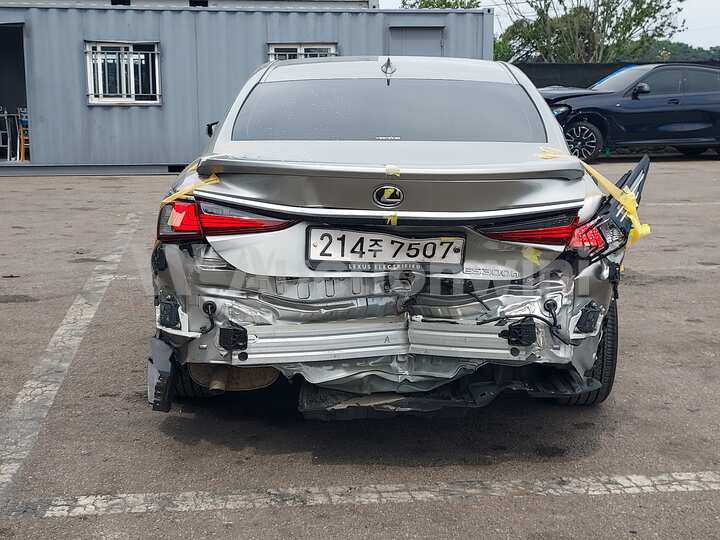 Lexus ES 2024 — 4