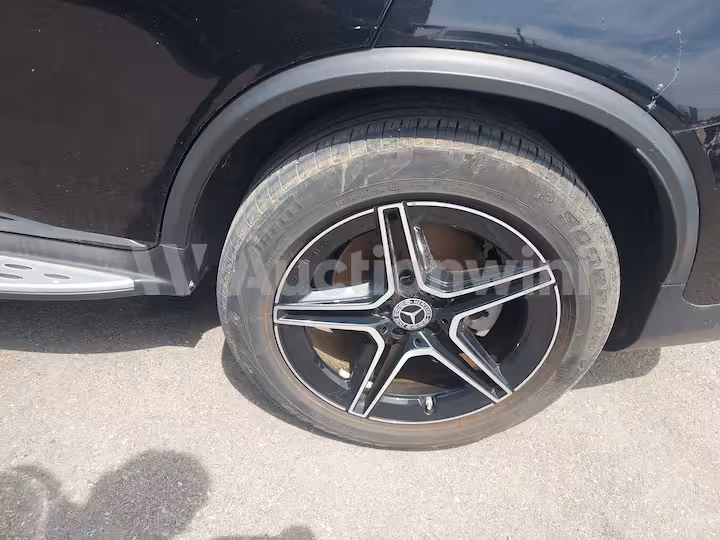 Mercedes Benz GLC Class 2023 — 11
