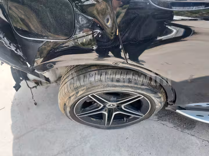 Mercedes Benz GLC Class 2023 — 25