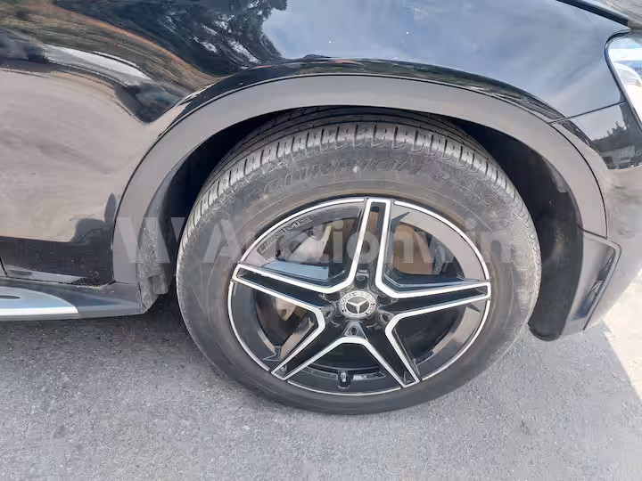 Mercedes Benz GLC Class 2023 — 27