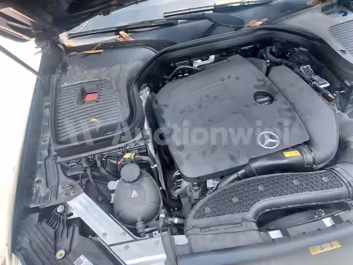 Mercedes Benz GLC Class 2023 — 32