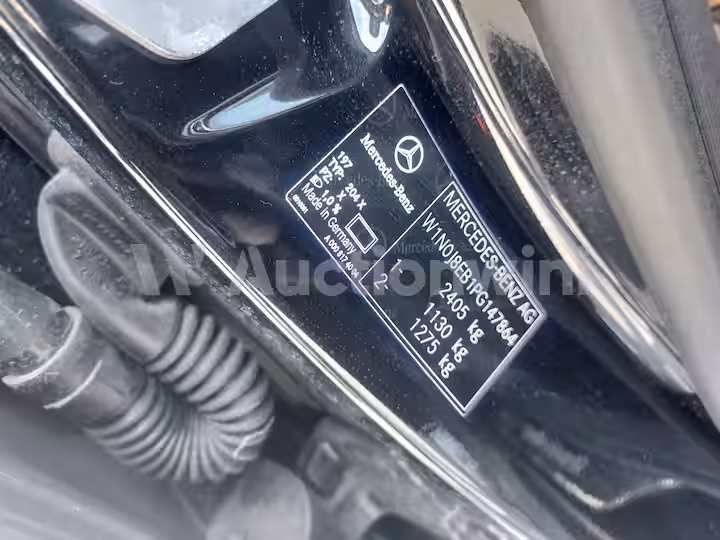 Mercedes Benz GLC Class 2023 — 38
