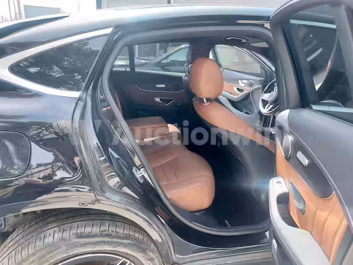 Mercedes Benz GLC Class 2023 — 40