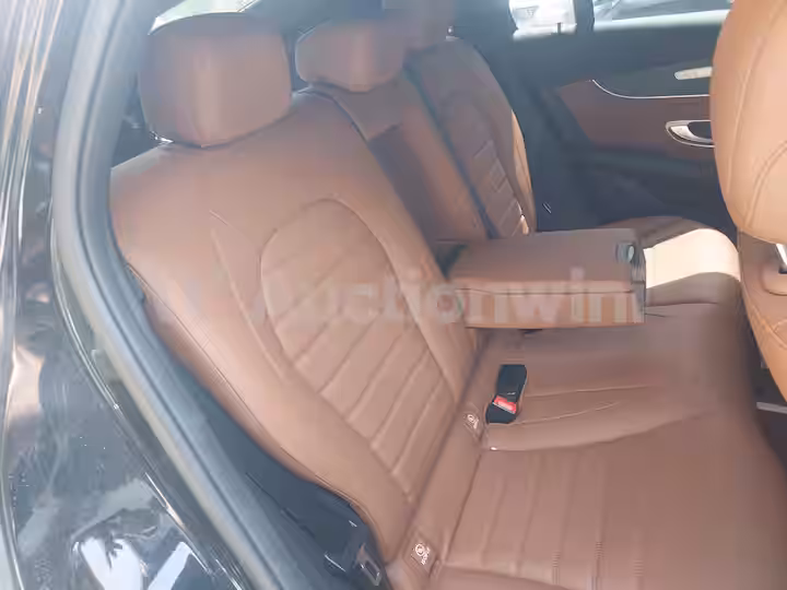 Mercedes Benz GLC Class 2023 — 41
