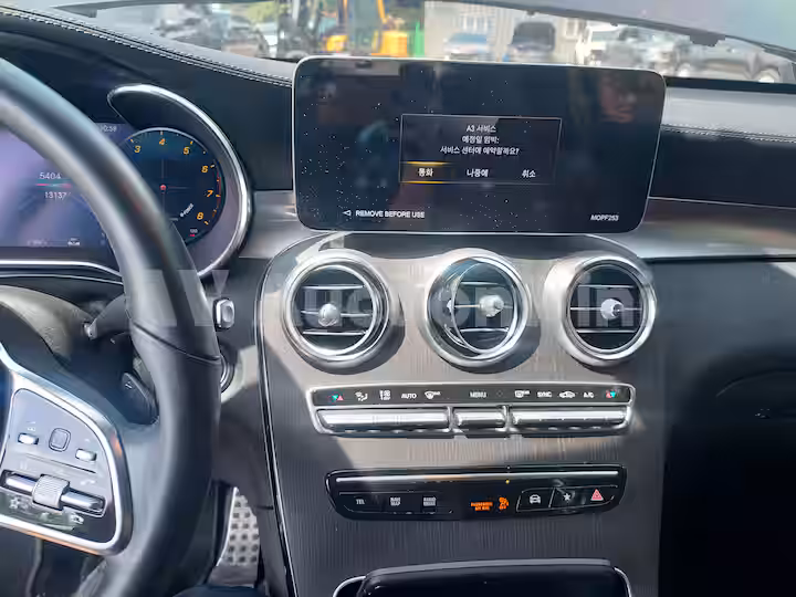 Mercedes Benz GLC Class 2023 — 52