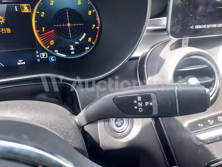 Mercedes Benz GLC Class 2023 — 54