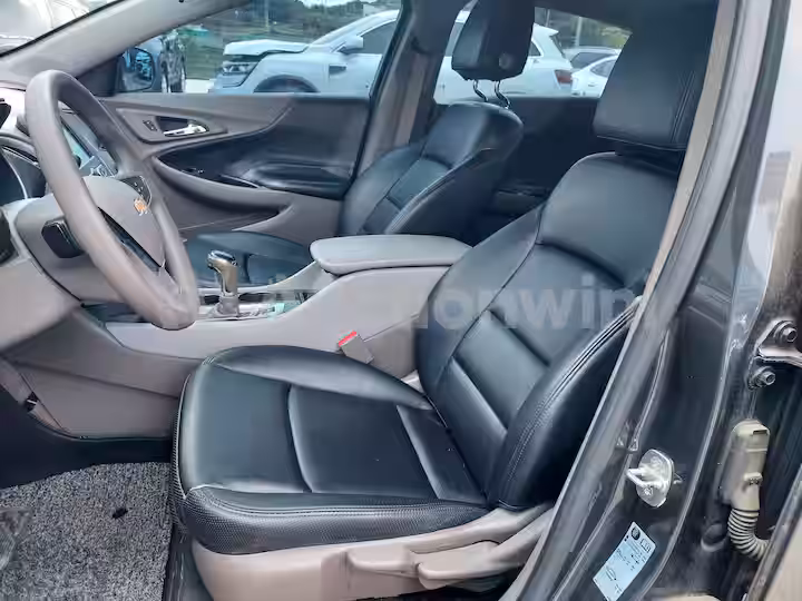 Chevrolet Malibu 2017 — 33