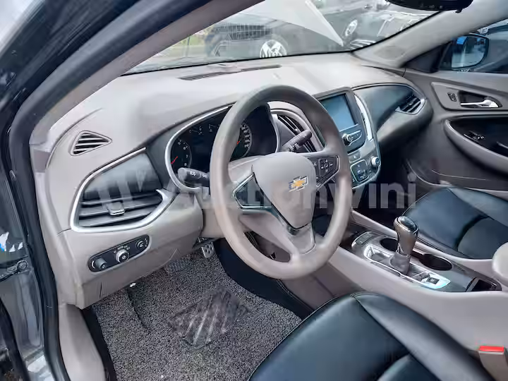 Chevrolet Malibu 2017 — 34