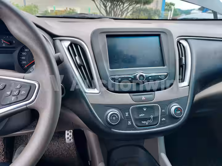 Chevrolet Malibu 2017 — 39