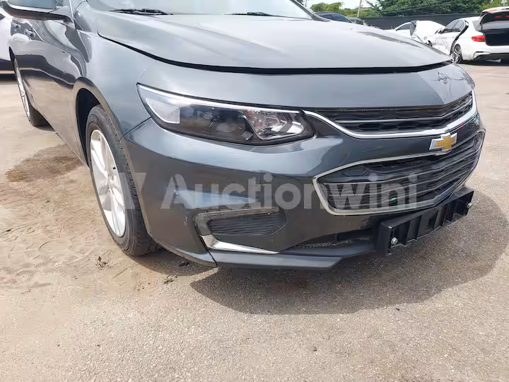 Chevrolet Malibu 2017 — 8