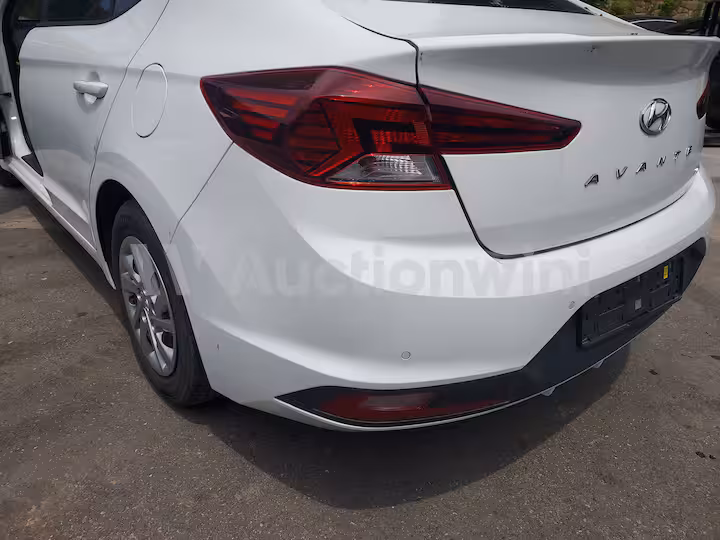Hyundai Avante 2019 — 13