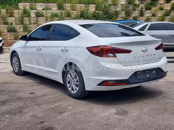 Hyundai Avante 2019 — 3