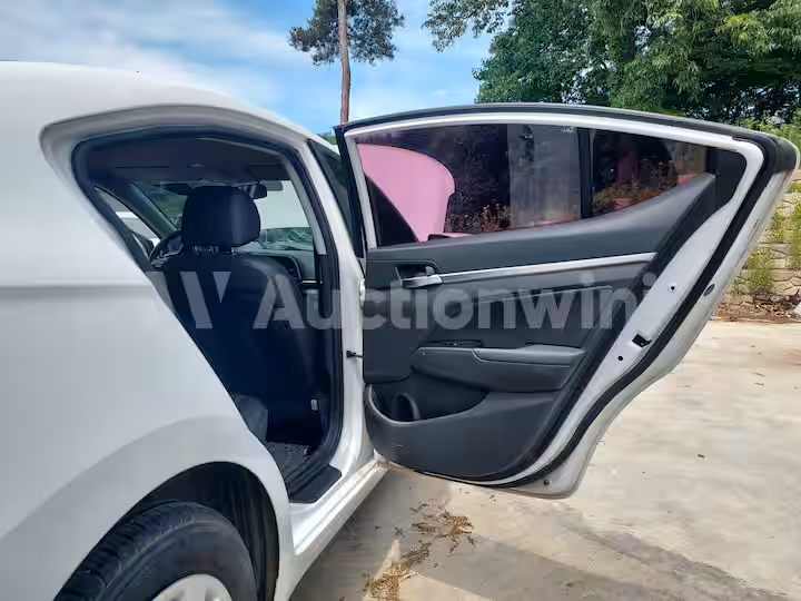 Hyundai Avante 2019 — 29