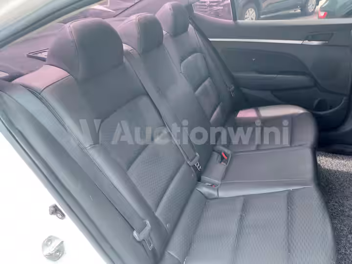 Hyundai Avante 2019 — 31