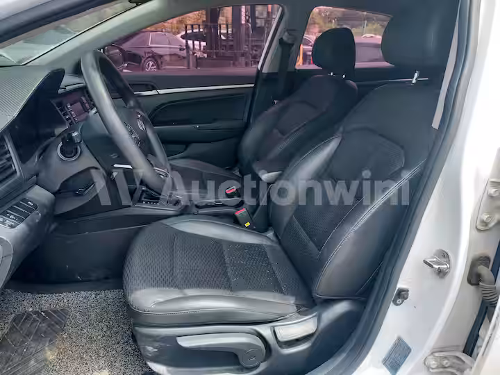 Hyundai Avante 2019 — 36