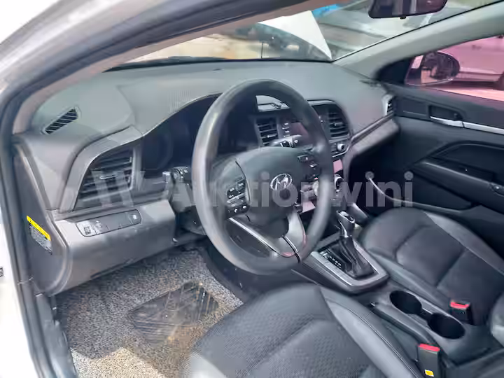 Hyundai Avante 2019 — 37