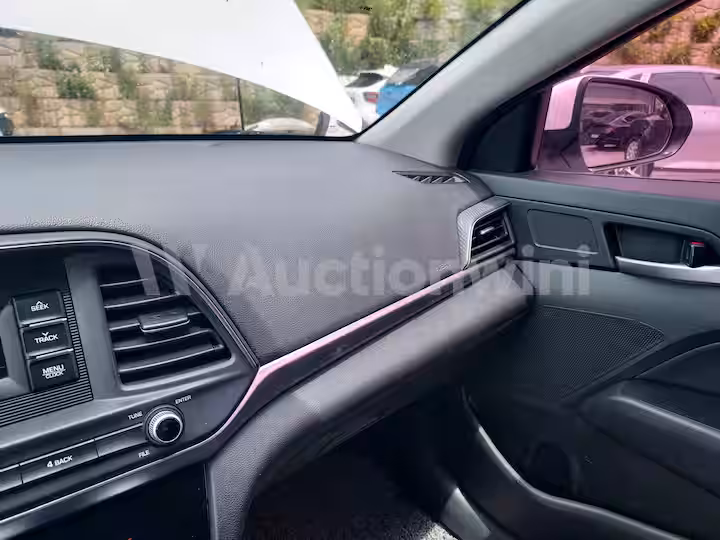 Hyundai Avante 2019 — 45