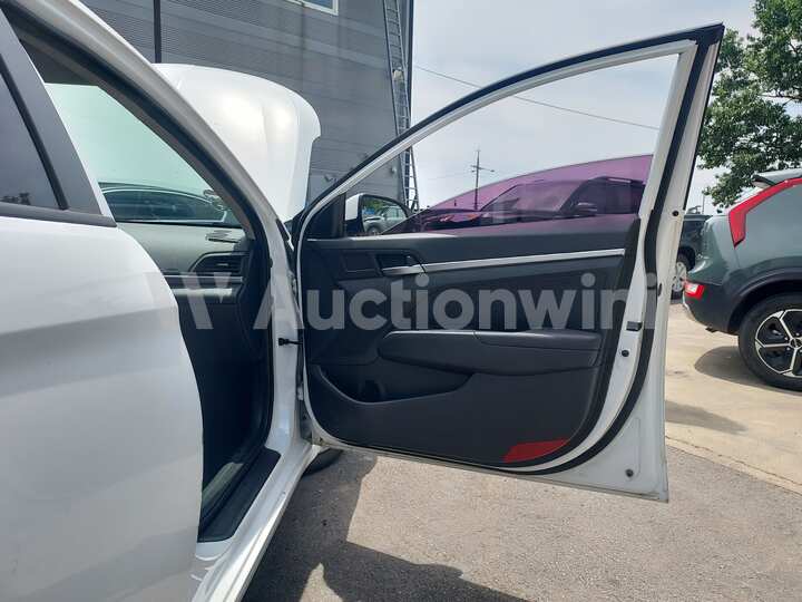 Hyundai Avante 2019 — 26