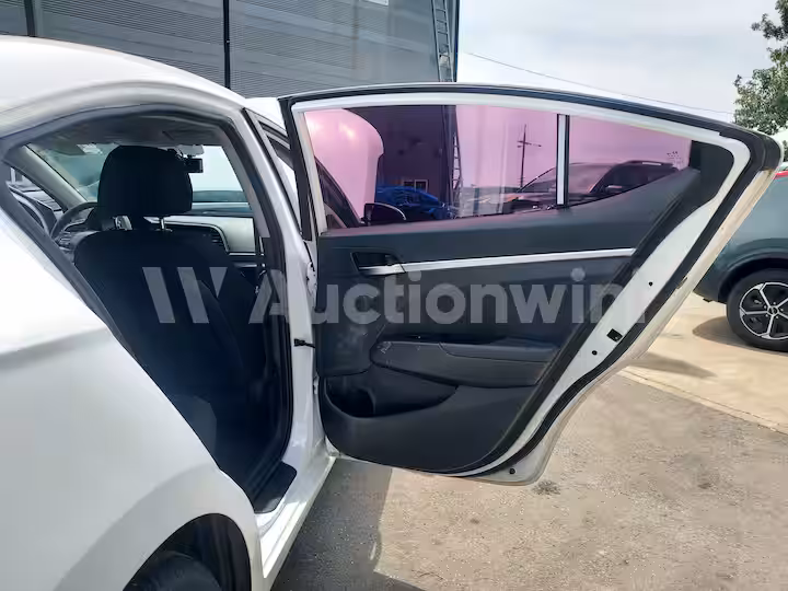 Hyundai Avante 2019 — 29