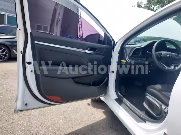 Hyundai Avante 2019 — 34