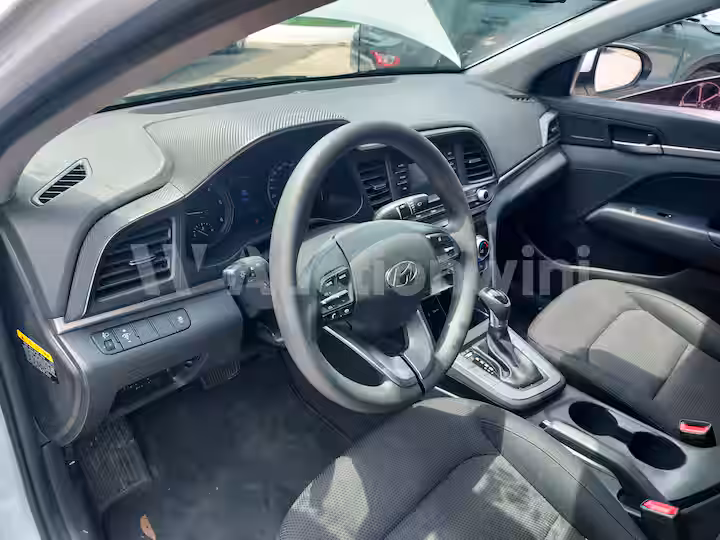 Hyundai Avante 2019 — 37